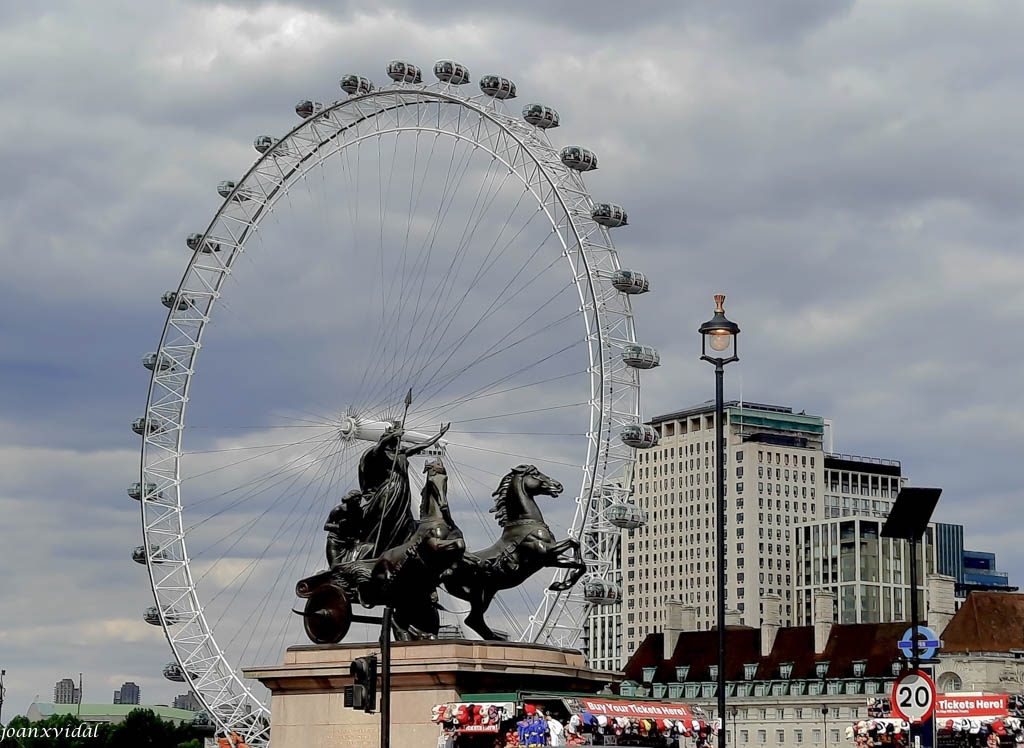 LONDON EYE