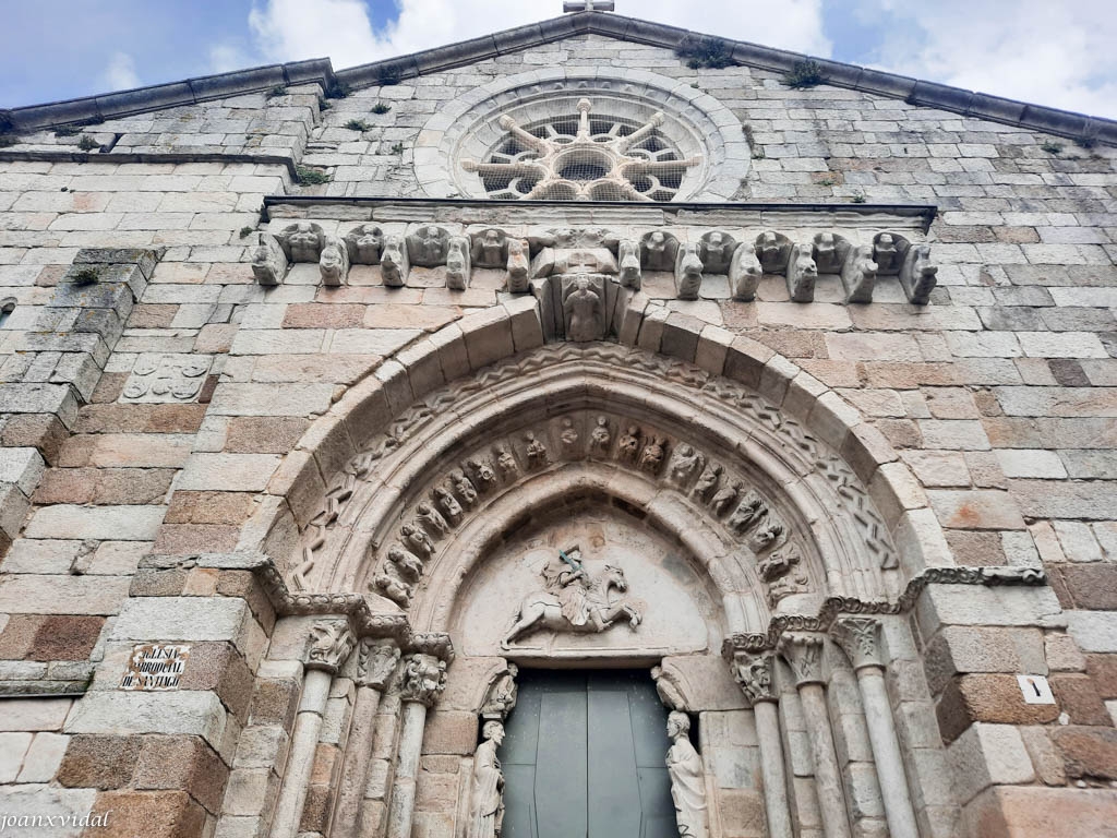 PORTADA PRINCIPAL COLEGIATA DE SANTA MARIA DEL CAMPO