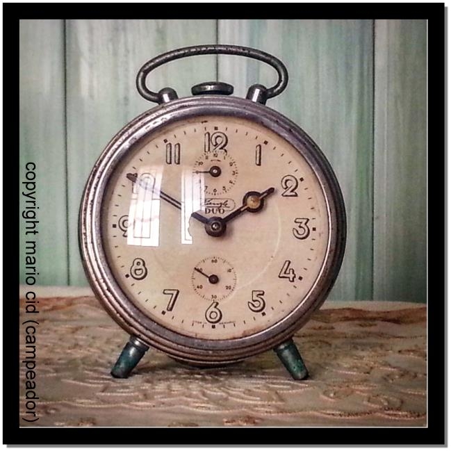 Reloj de cuerda -- Wind up clock