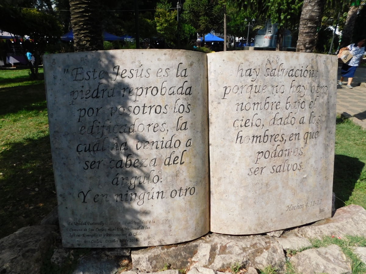 La Biblia esculpida en piedra