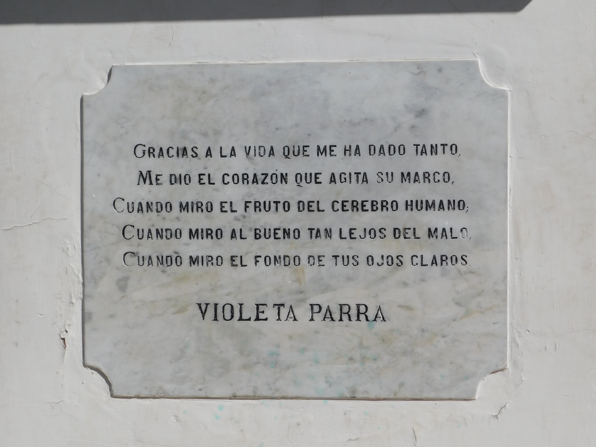 Violeta Parra y sus versos registrados en piedra