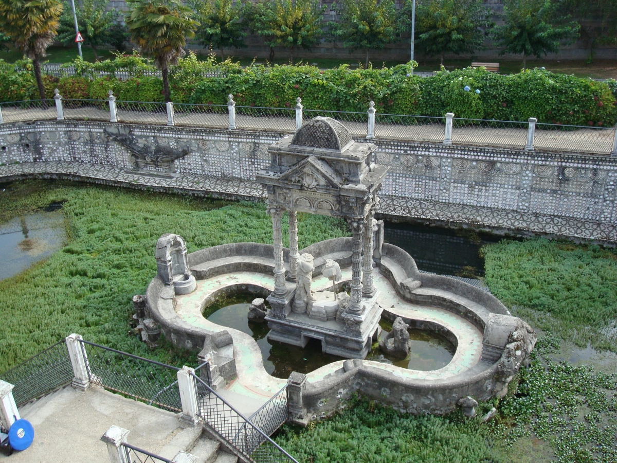 Parque do Pasatempos. Monumento na lista Roxa. Betanzos. A Corua. Galicia