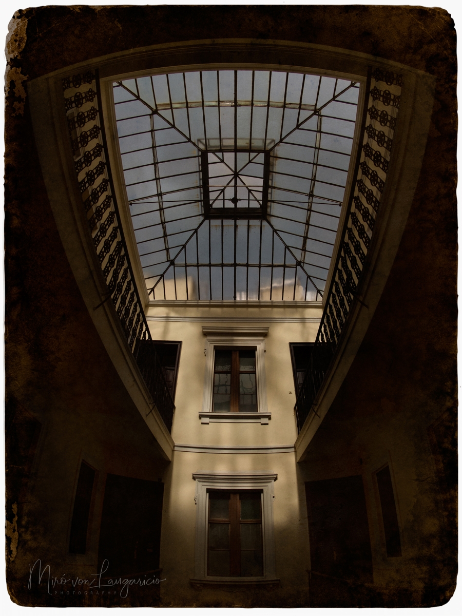  El patio de la luz olvidada 