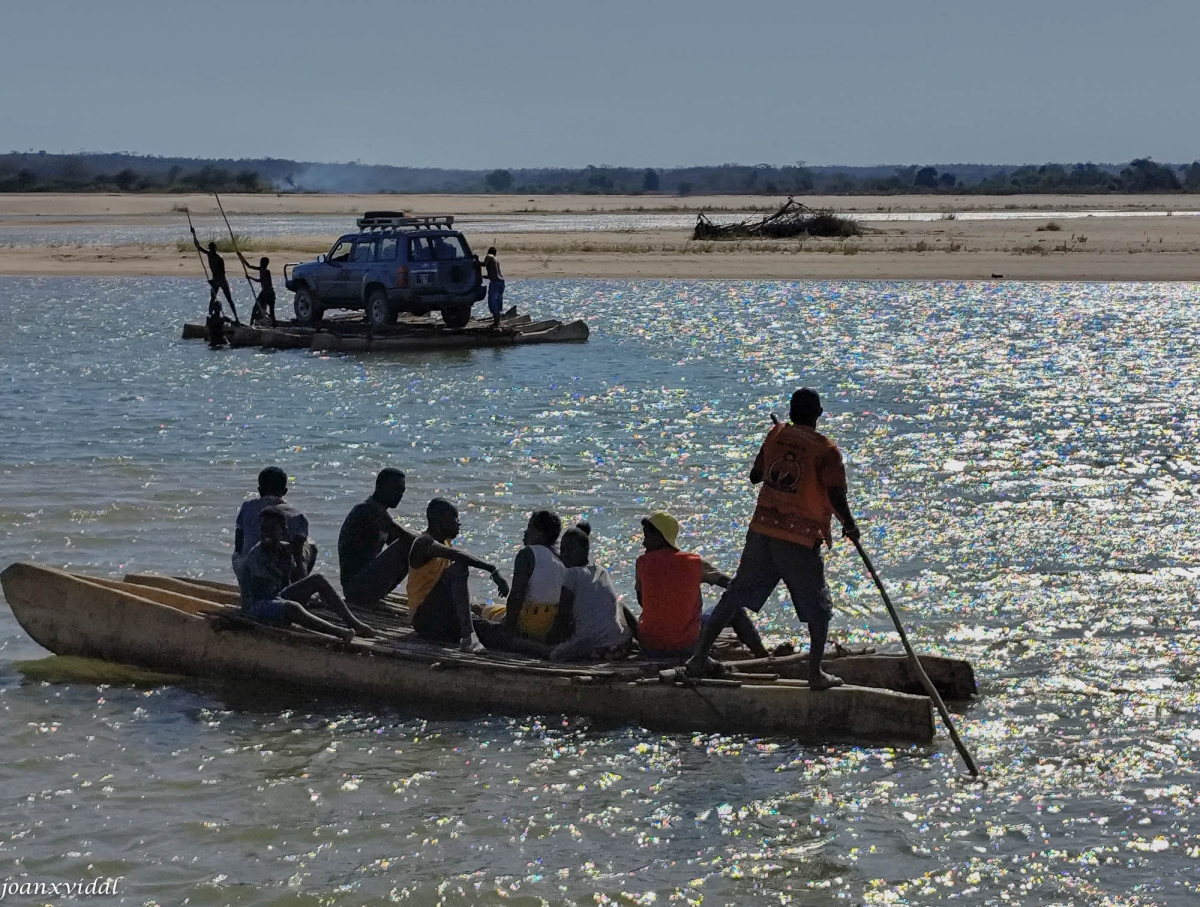 TRANSPORT DE PERSONES I VEHICLES