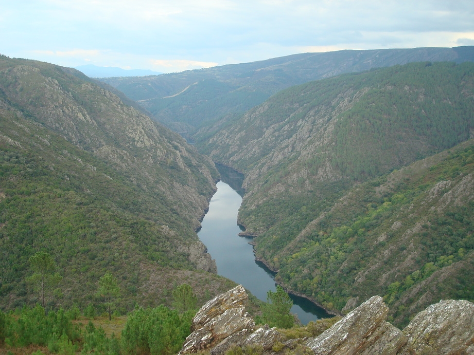 Ro Sil. Monforte de Lemos (Lugo)/ Castro Caldelas (Ourense). Ribeira Sacra. galicia