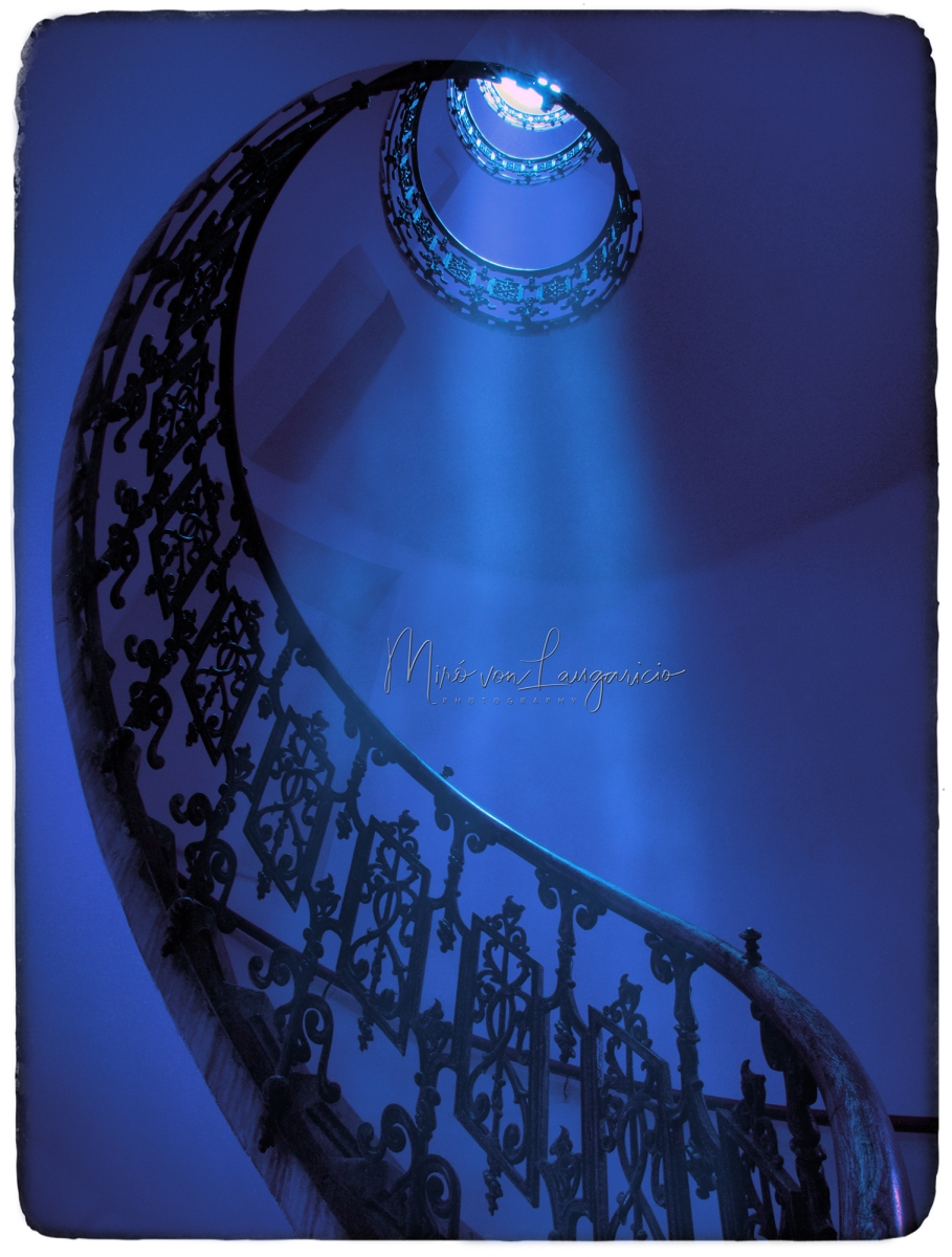  Espiral azul de luz 