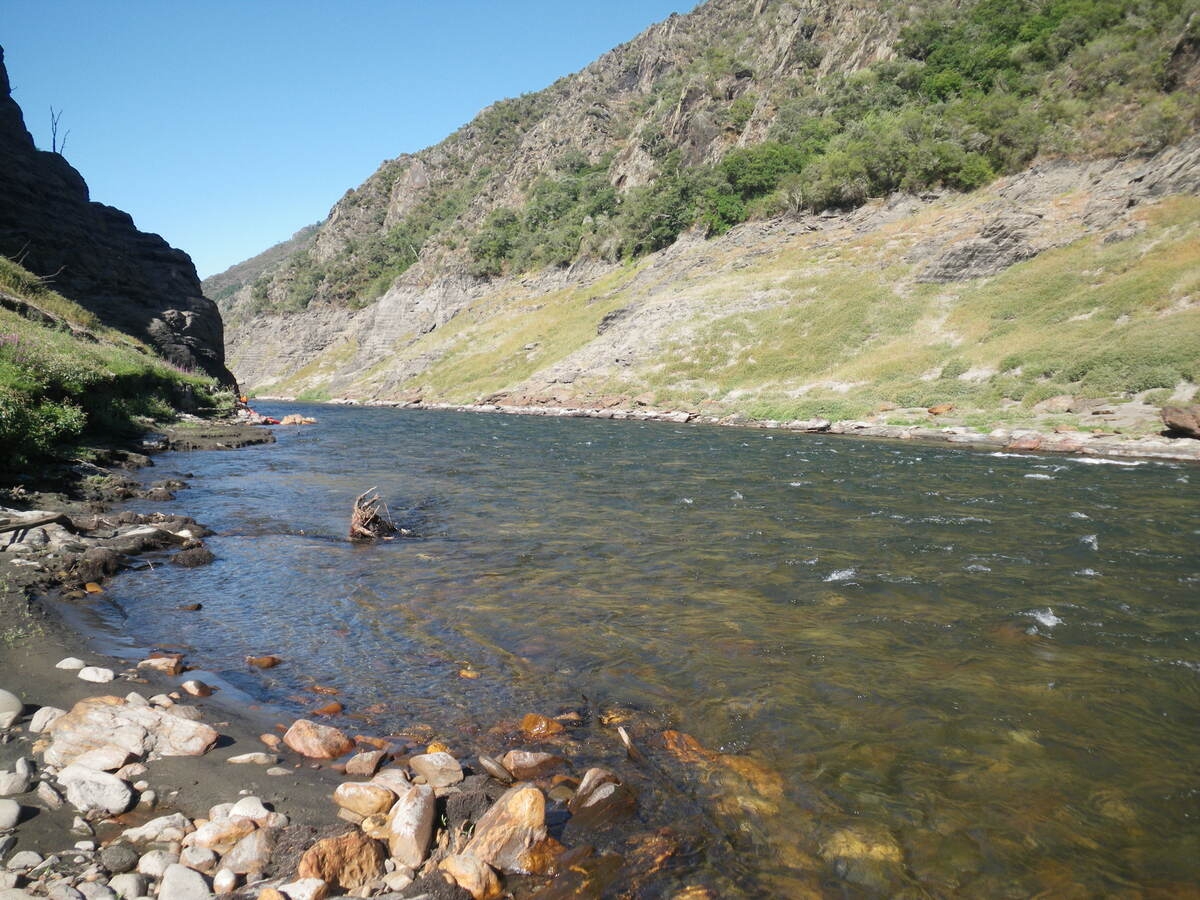 Ro Sil. Ribas do Sil (Lugo)/Castro Caldelas (Ourense). Ribeira Sacra. Galicia
