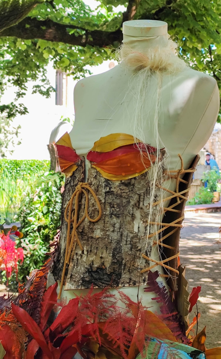 MODEL FLORAL