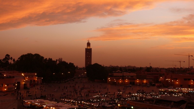 bajo la atenta mirada de la Koutoubia