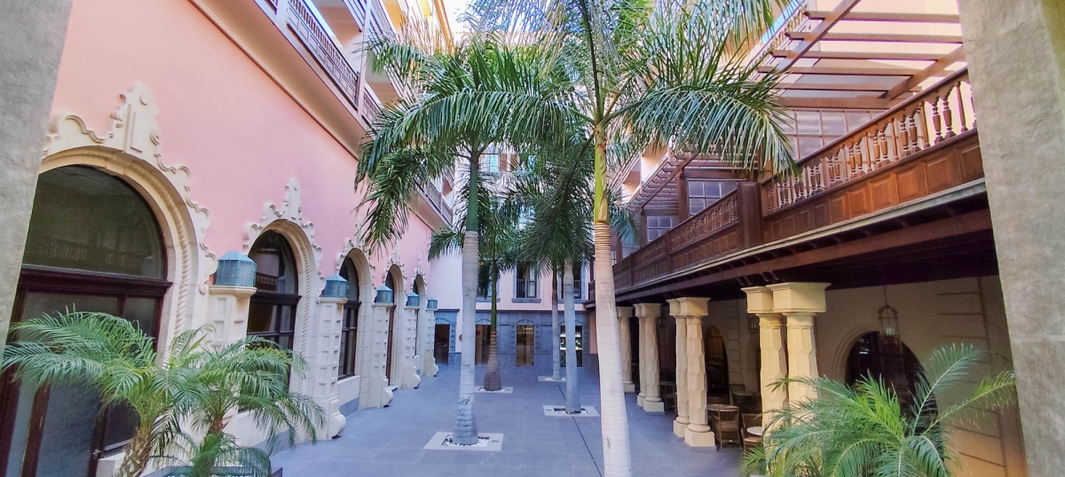PATI HABITACIONS HOTEL SANTA CATALINA