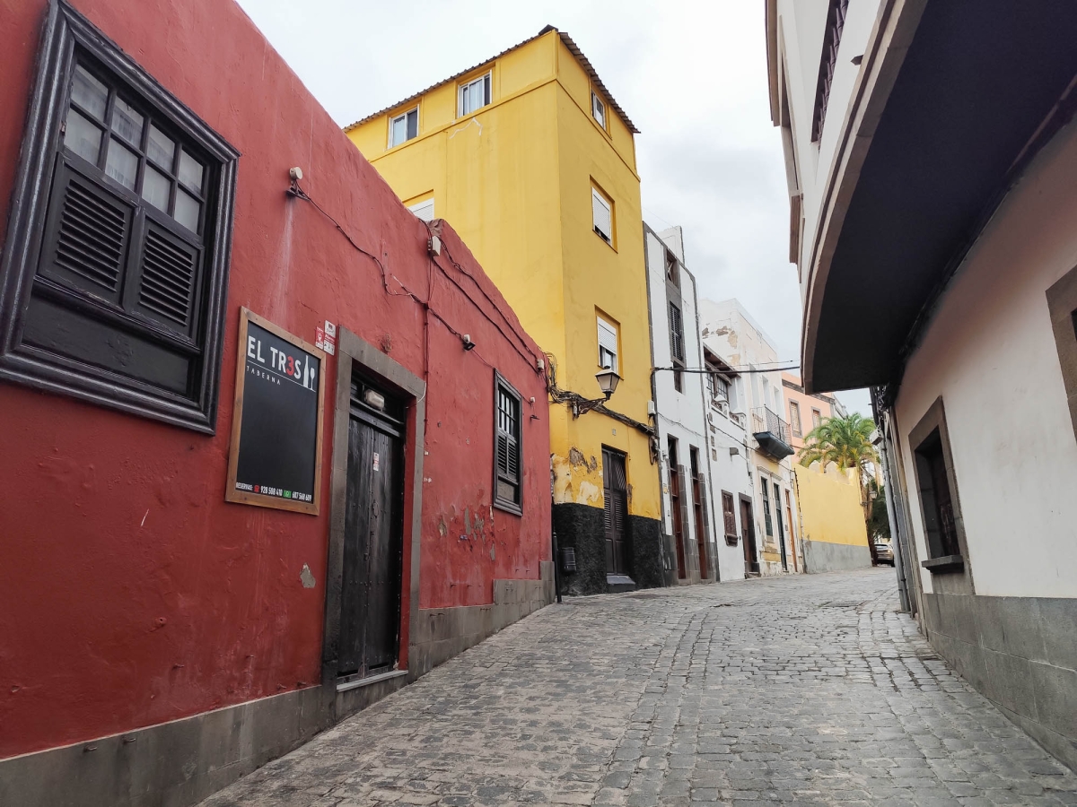 CARRER DE LA VEGUETA