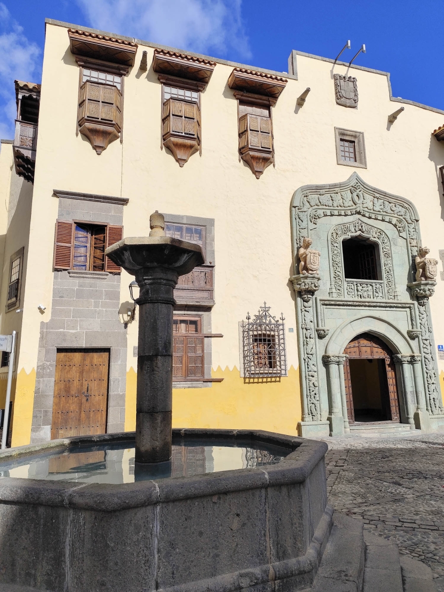 CASA DE COLN
