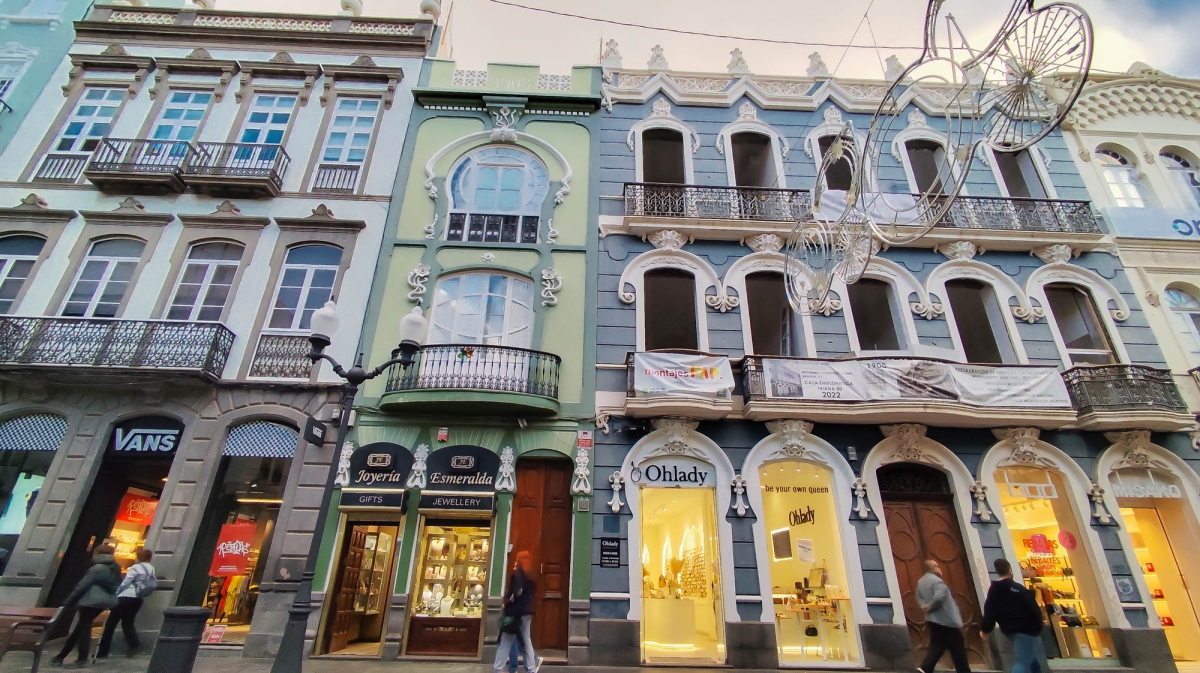 EDIFICIOS CALLE MAYOR DE TRIANA