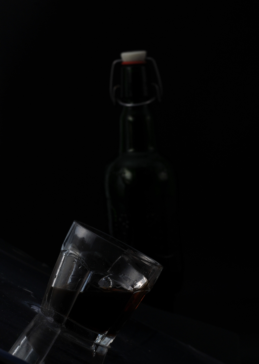 Bodegn botella y vaso 2