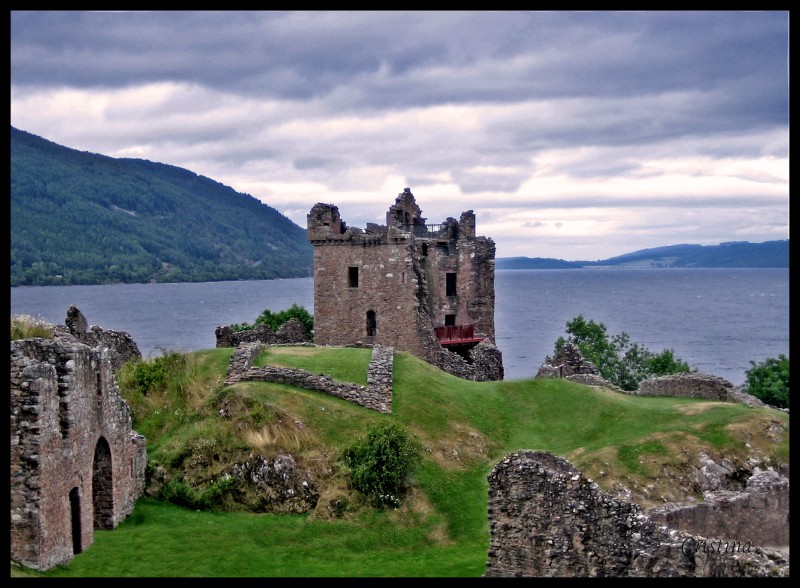 Urquhart Castle y Lago Ness