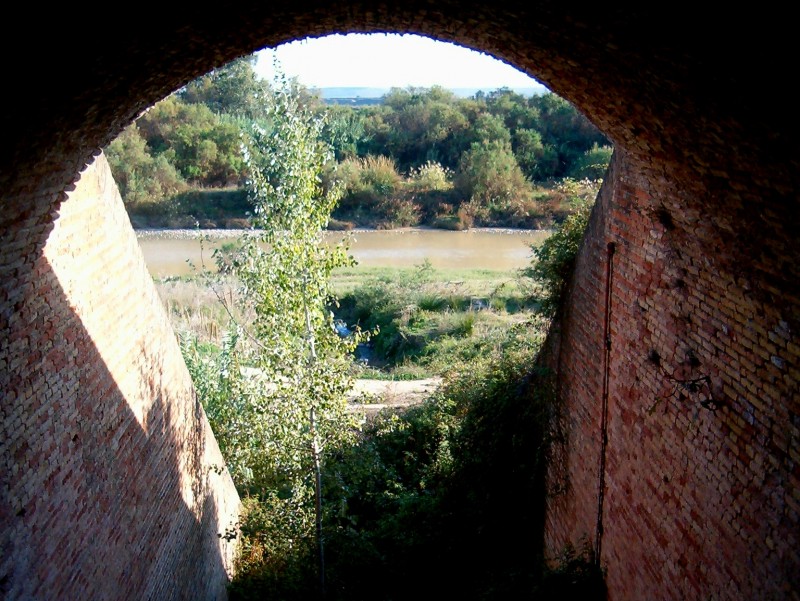 Bajo el puente del Ferrocarril