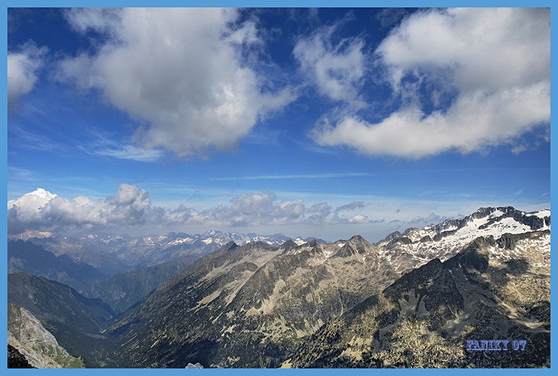 Las cumbres de los tres miles