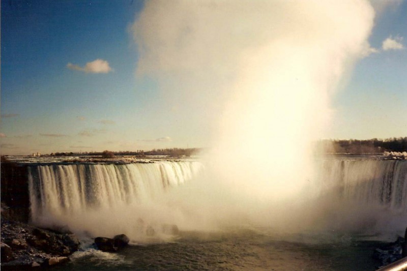 Nube Eterna-Niagara Falls