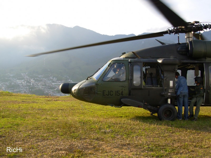 mi pueblo con el black hawk