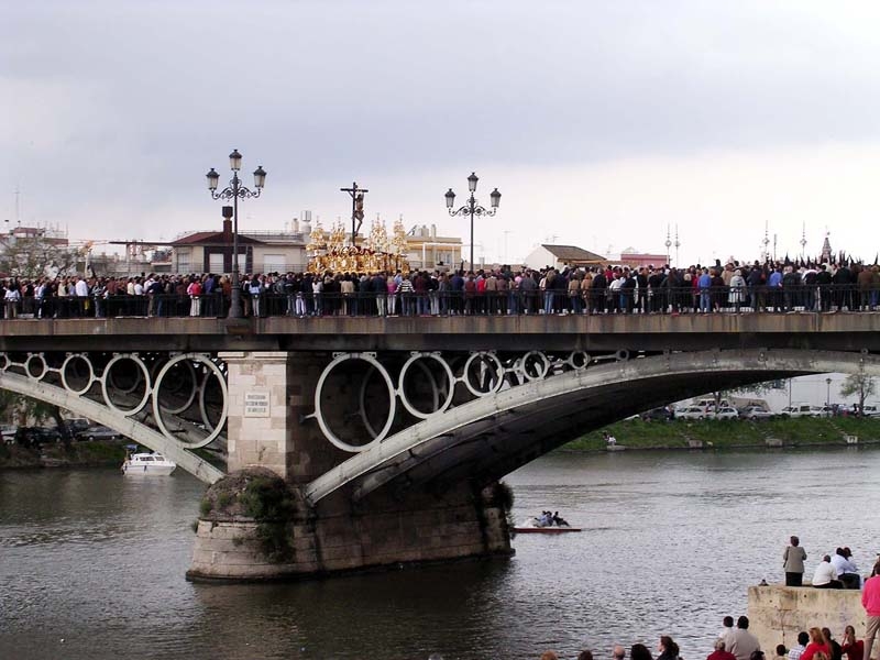 Cruzando a Sevilla