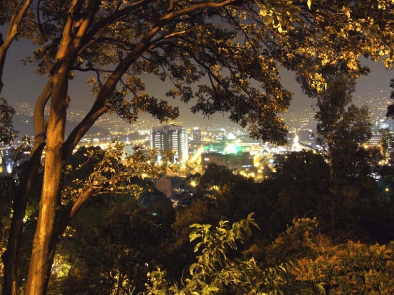 Medellin nocturno