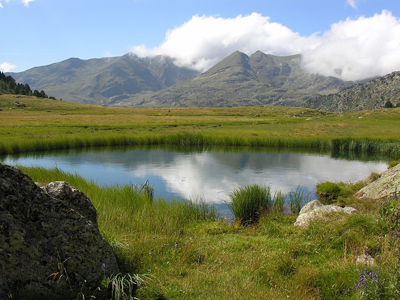 Camino a l\'estany del Sicaro