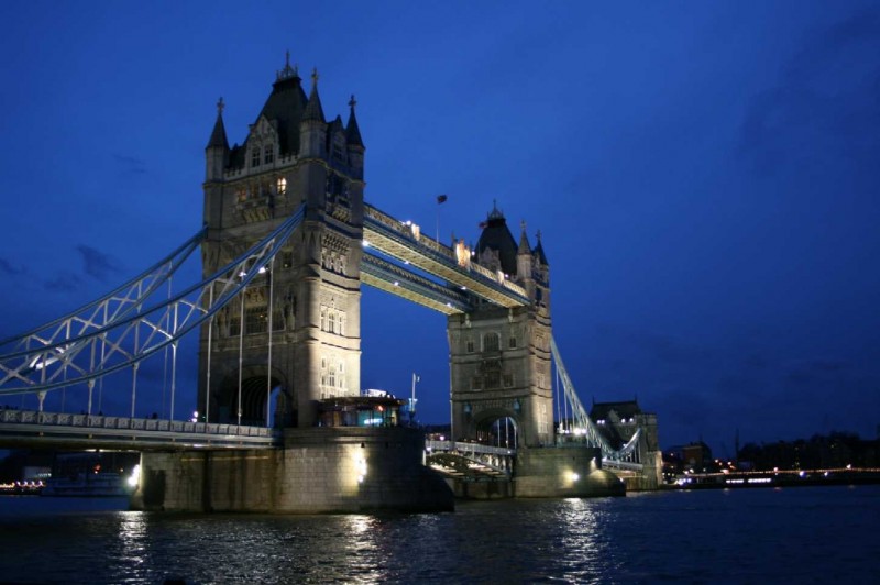 Tower Bridge (Londres) al atardecer