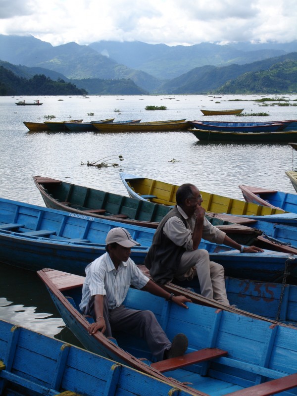 Trabajando en el Lago Phewa?