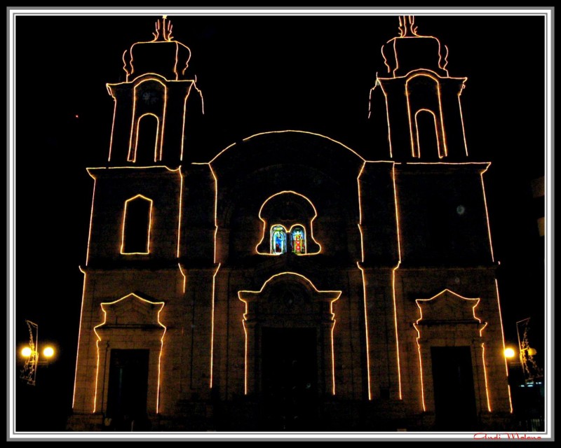 La Catedral de Duitama en un diciembre nocturno....