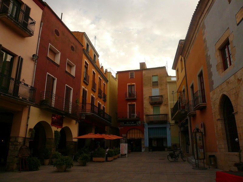 estampa ampurdanesa al atardecer