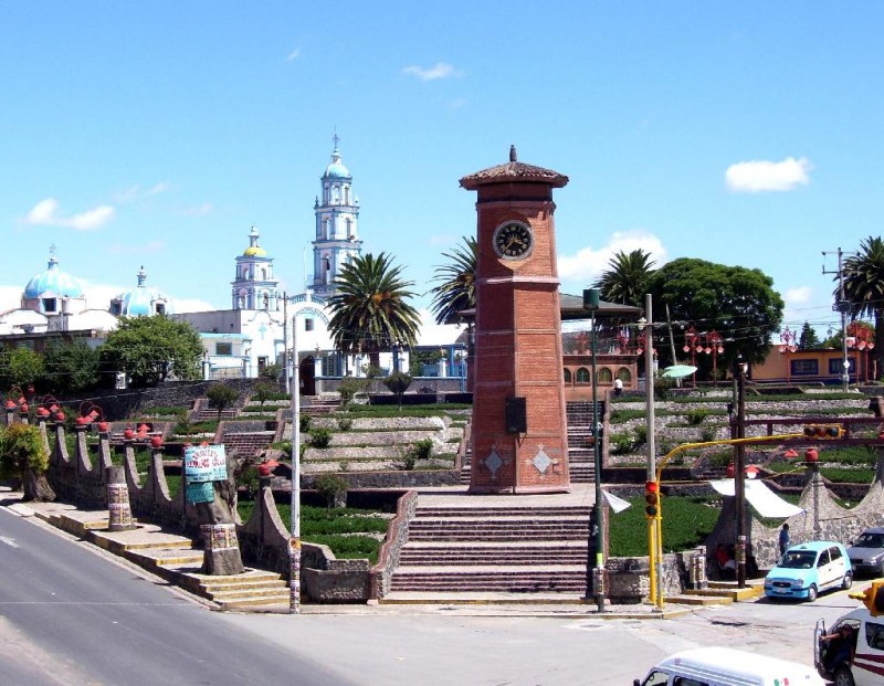 Plazuela, Reloj y Templo