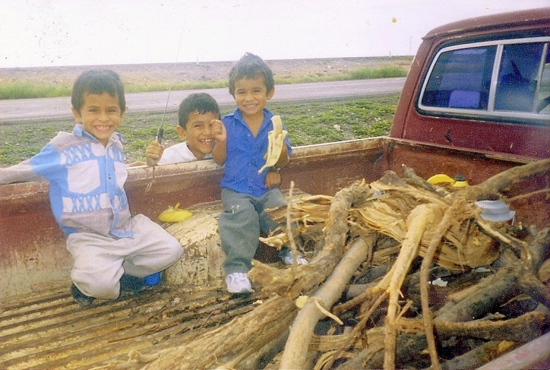 Yair y sus hermanos en la lea