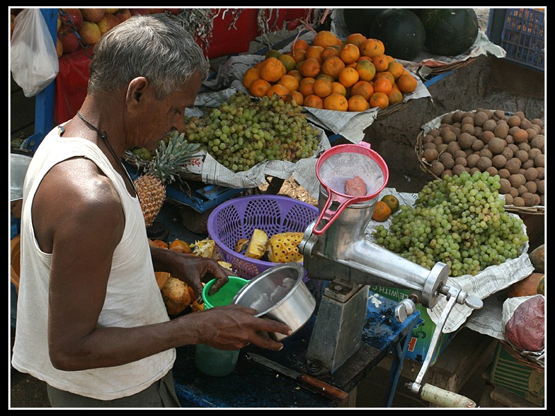 Exprimiendo fruta