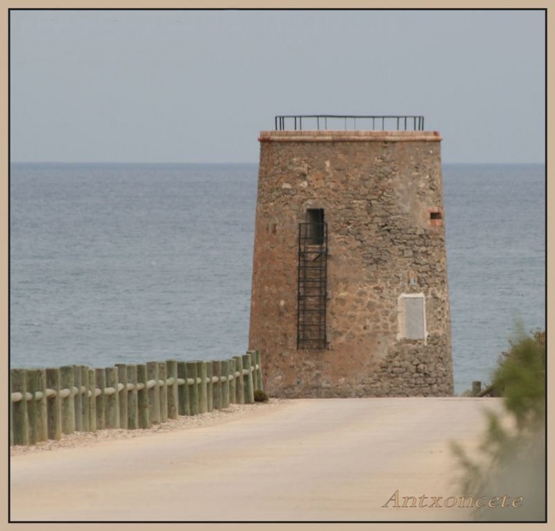 Camino a la torre Garcia