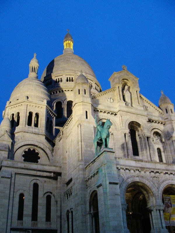 El Sagrado Corazn de Paris al anochecer