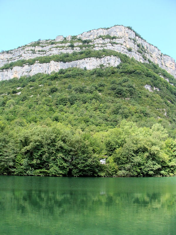 Garganta el Ain, reflejos de la montaa en el ro