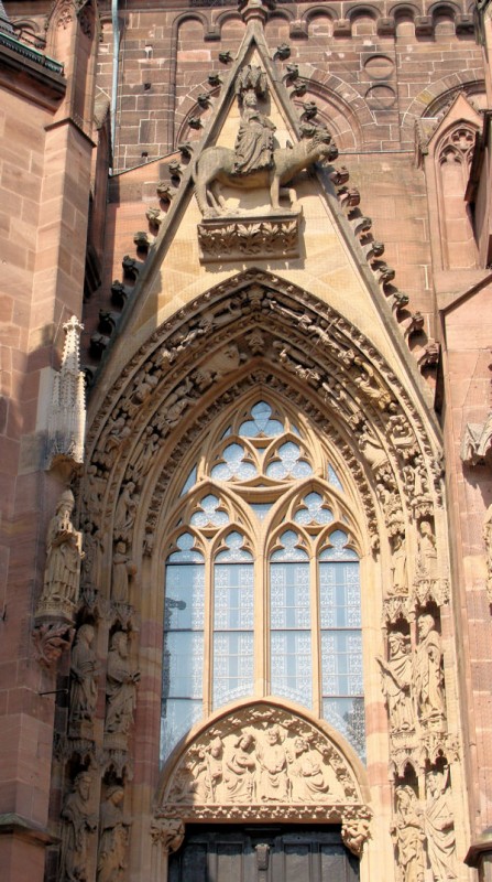 Prtico lateral de la catedral de Worms