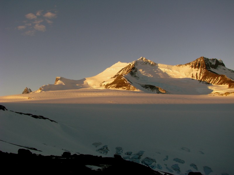 Gorra Blanca Atardeciendo