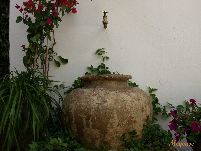 detalle de un patio del puerto