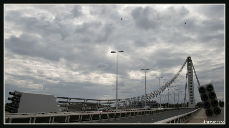 Puente, en dia de tormenta