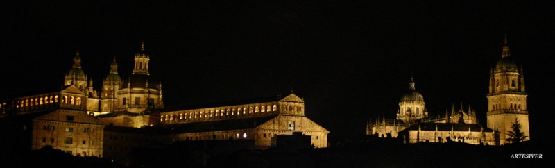 Salamanca nocturna monumental