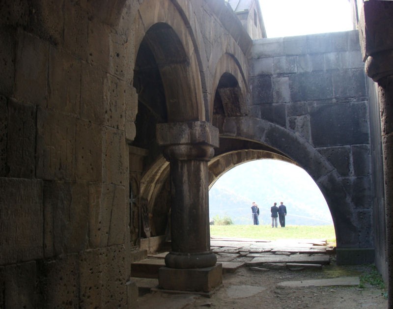 Arco en el complejo de Haghpat