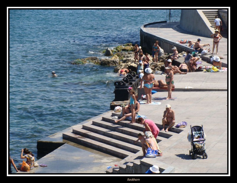 Playa de cemento en Sevastopol