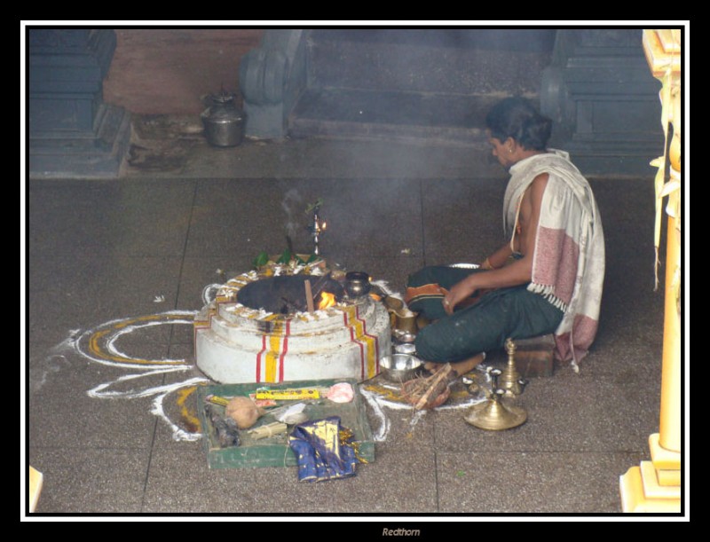 Preparacin de los ingredientes para perfumar el templo