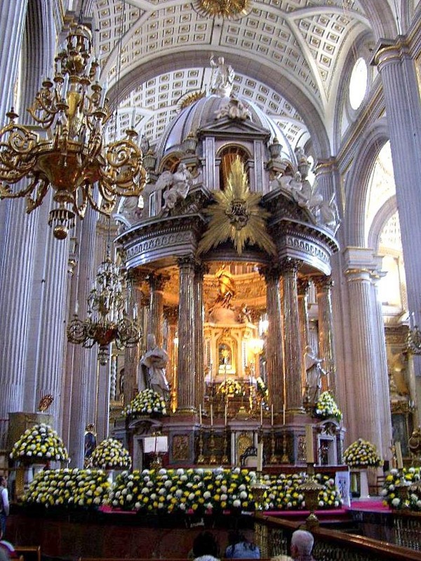 Altar Mayor de la Catedral Poblana