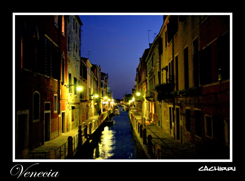 canal en venecia