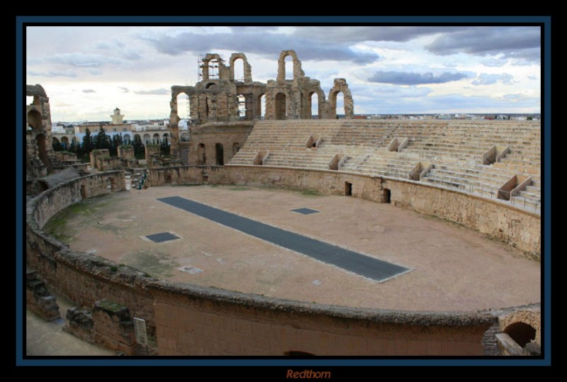 Arena del anfiteatro del Yem