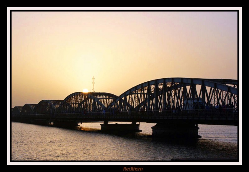 Puente Faidherbe sobre el ro Senegal al amanecer