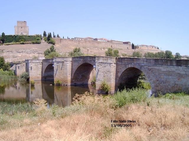 PARADOR Y PUENTE ROMANO