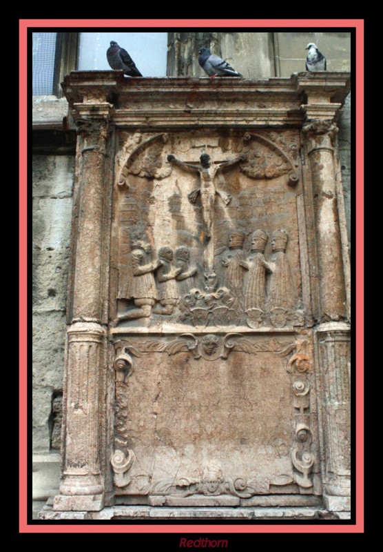 Relieve medieval de Cristo crucificado